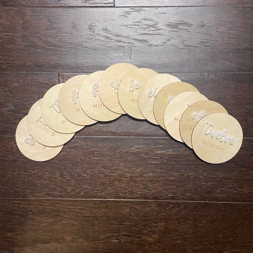 White Newborn Wooden Milestone Discs
